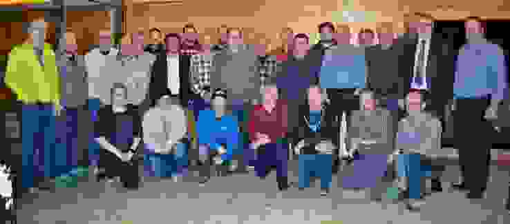 Unterzeichnung.JPG Die OK-Mitglieder des Urner Kantonalschützenfests 2021 und die Vertreter der Sektionen nach der Unterzeichnung der Gründungsvereinbarung.
