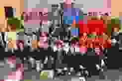 Schweizer Mannschaftsmeisterschaft Gewehr 10m 2019/2020 Final Elite Die drei besten Teams: Mannschaftsmeister Gossau (Mitte in den blauen T-Shirts), die Silbermedaillengewinner aus Tafers (links in grau) und das Team Thunersee Region (in rot) auf Rang 3.