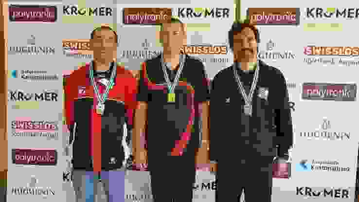 K1600_Aargau 1.JPG (1) (1) Meistertitel in der «Königsdisziplin» souverän im A-Match verteidigt: Dieter Grossen (Mitte) vor Patrik Hunn (links) und Stefan Vögele (rechts).