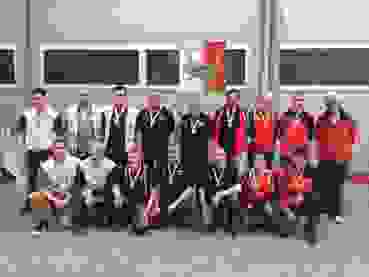 2019-05-18_Sieger-Feld-A.jpg Die Siegergrupen Feld A: SSZ Chalchofen Edelweiss vor St. Martin A1 und Visperterminen A1.