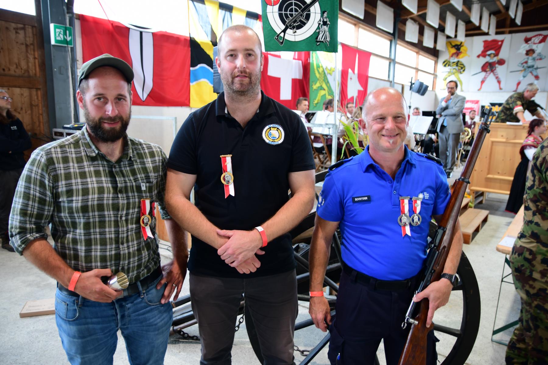 Die drei Schwaderloh-Meister (v.l.): Ueli Meier, Mammern (Gewehr), Daniel Dennler, Stadtpolizei Zürich (Pistole) und Daniel Schnyder, Zoll Nordost, GWK (Militärwettkampf).