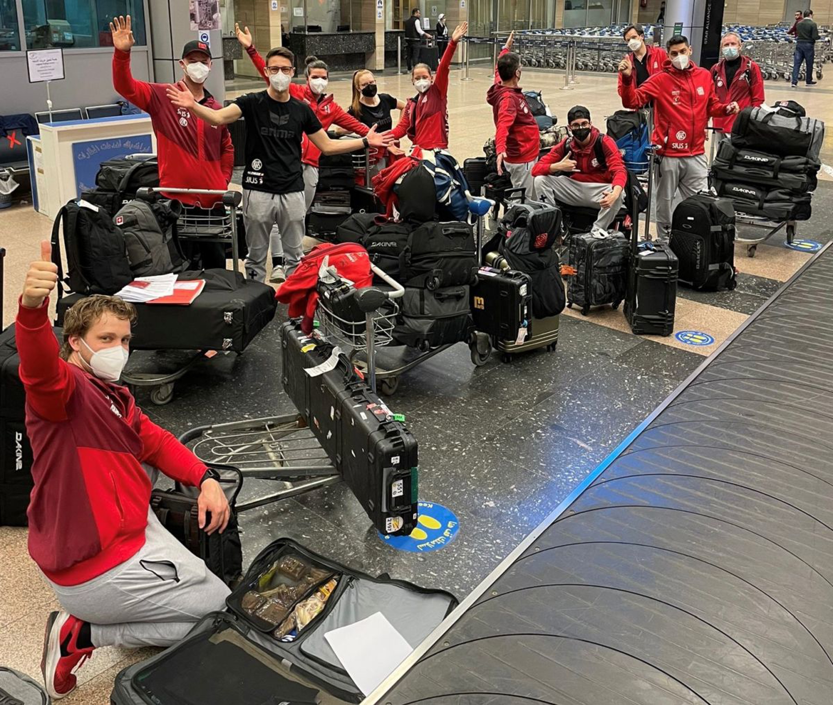Das Schweizer Team kurz nach der Ankunft am Flughafen von Kairo, Ägypten.