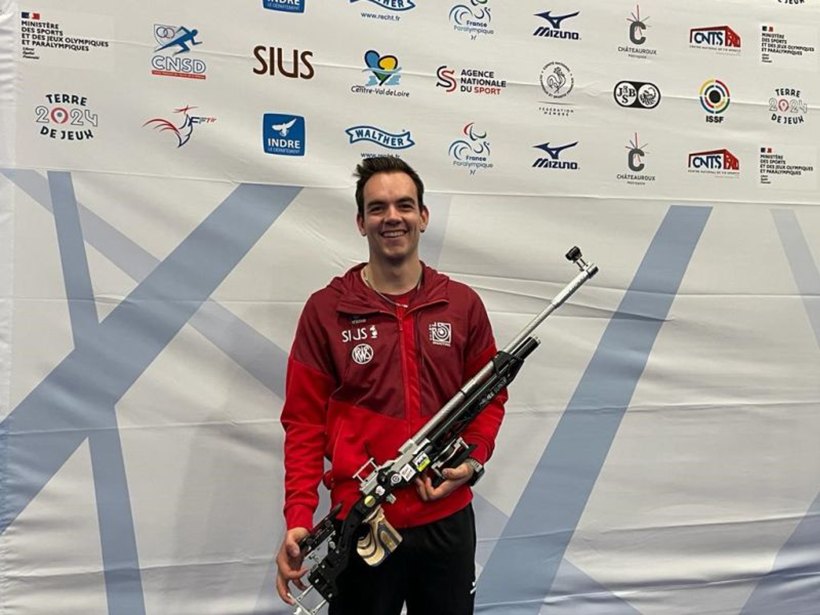 Fabio Wyrsch holte sich im 10m-Wettkampf die Silbermedaille.