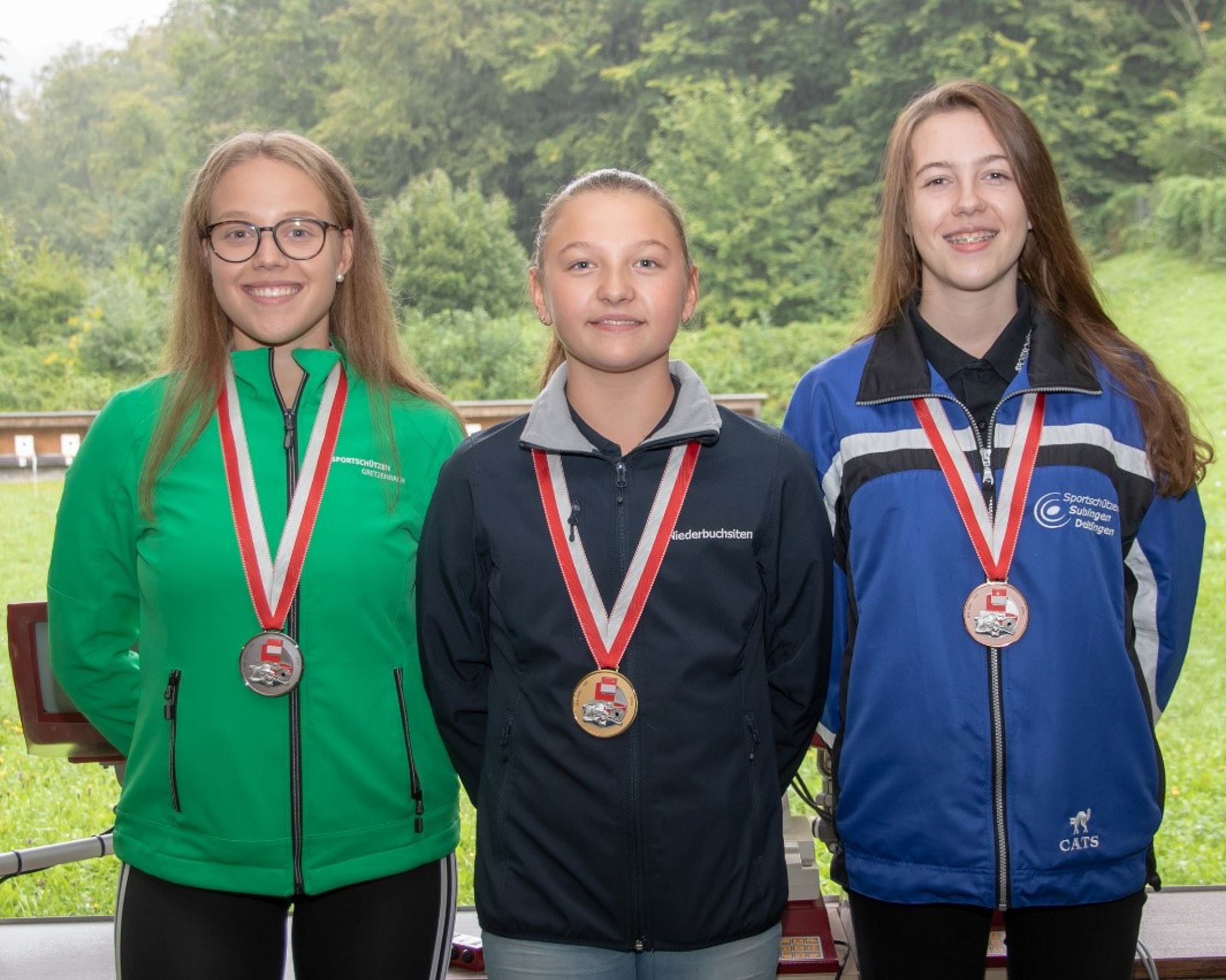 Die sichtlich stolzen drei Erstplatzierten der Kategorie A: Donatiello Larissa (Gretzenbach); Jäggi Emely (Niederbuchsiten); 3. Schreier Anna (Subingen-Deitingen)