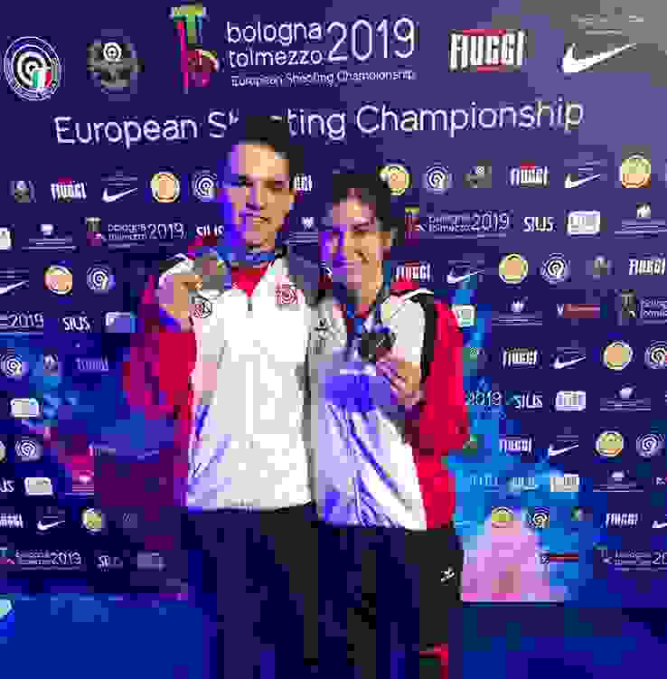 Valentina Caluori und Lukas Roth gewannen Bronze im Mixed-Wettkampf Gewehr 50m liegend.