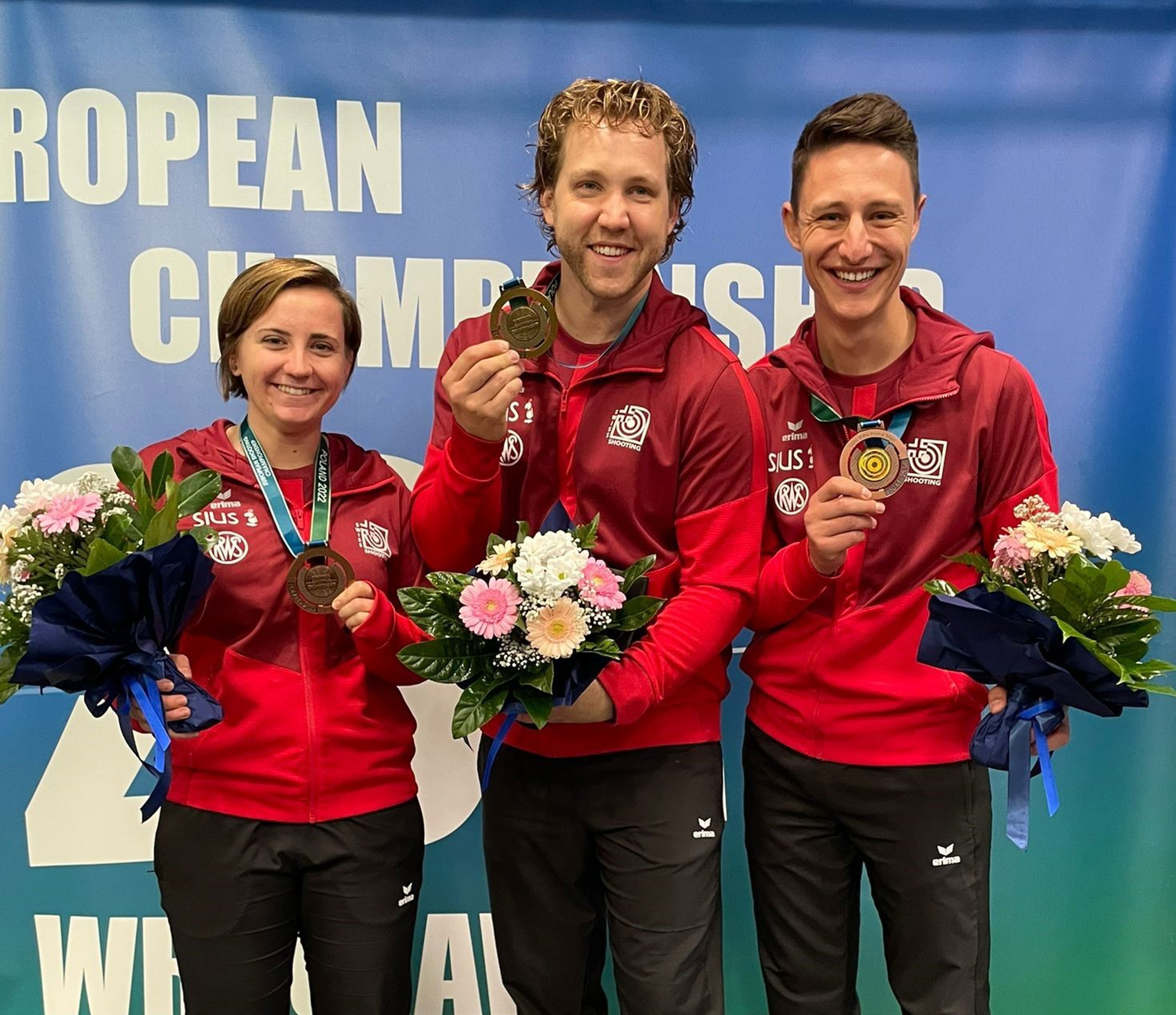 Das Schweizer Medaillen-Trio von Wroclaw (v.l.): Sarina Hitz (Bronze), Europameister Jan Lochbihler und Christoph Dürr (Bronze)