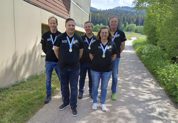 Sieger Feld E Plaffeien-Brünisried 1 (v.l.): Mario Raemy, Manfred Rotzetter, Ivo Kolly, Sandra Zbinden, Roland Willi 