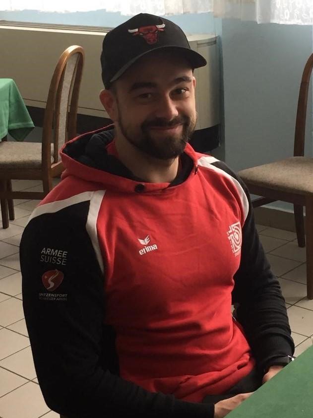 Ein sichtlich zufriedener Sandro Loetscher wurde guter Vierter mit der Zentralfeuerpistole 25m.