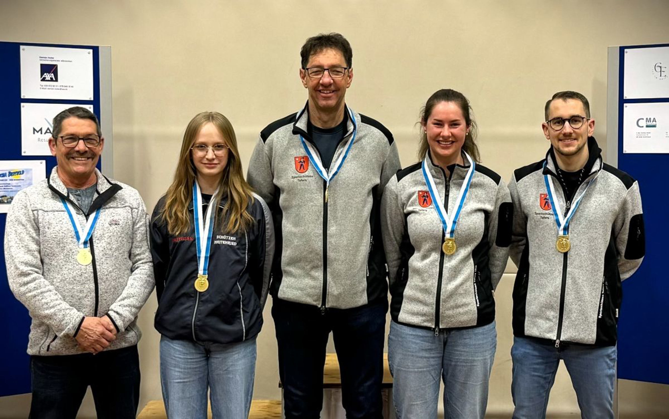 Sieger Gewehr (v.l.): Hans Peter Zurbuchen, Irina Aebischer, Norbert Sturny, Lea Sturny, Gilles Dufaux.