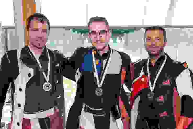 K1600_Ansermet 1.JPG Le podium de la finale élite du match aux 3 positions avec, de gauche à droite, Marco Poffet (2e), Gilles Dufaux (1er) et Roberto Lenge (3e).