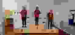 Gewehr 10m Dreistellung Juniorinnen.jpg Gewehr 50m Dreistellung Juniorinnen: Gina Gyger (1. Platz), Jennifer Kocher (2. Platz), Marta Szabo (3. Platz).