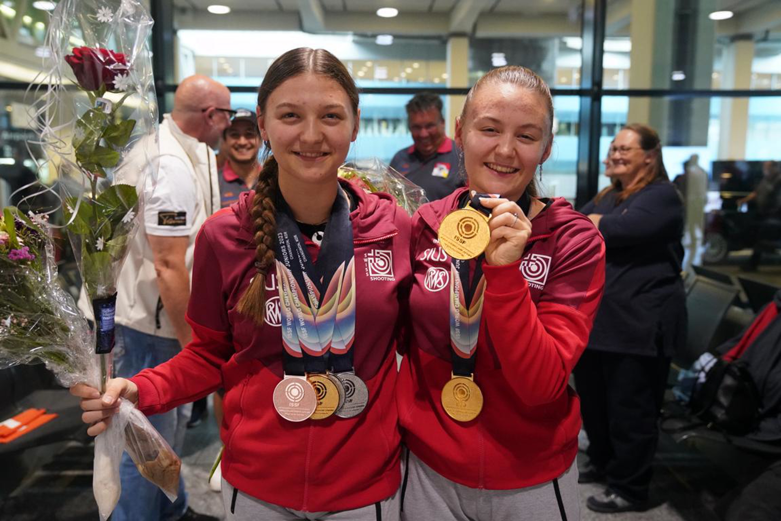 Emely (links) und Vivien Jäggi werden wohl auch in Näfels für Begeisterung sorgen. (Bild: Philipp Ammann)