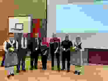 Verdienstmedaille.JPG Verdienstmedaillen für Reni Wiederkehr, Ernst Hangartner und Markus Landolt