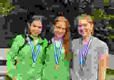 K1600_BM Kleinkaliber 2.JPG Starke Leistung der drei Schützinnen Jana Kessler, Natasha Bischof und Chiara Weishaupt (v.l.)