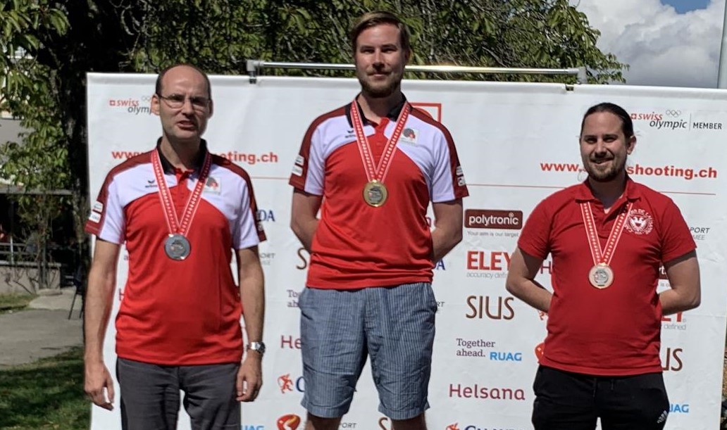 (v.l.): Roland Brechbühl (2.), Sieger Markus Von Flüe und der Drittplatzierte Cédric Grisoni