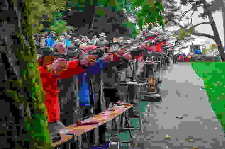 Rütlischiessen 1 Am Rütlischiessen P50 schiessen jeweils 40 Schützinnen und Schützen in einer Ablösung.