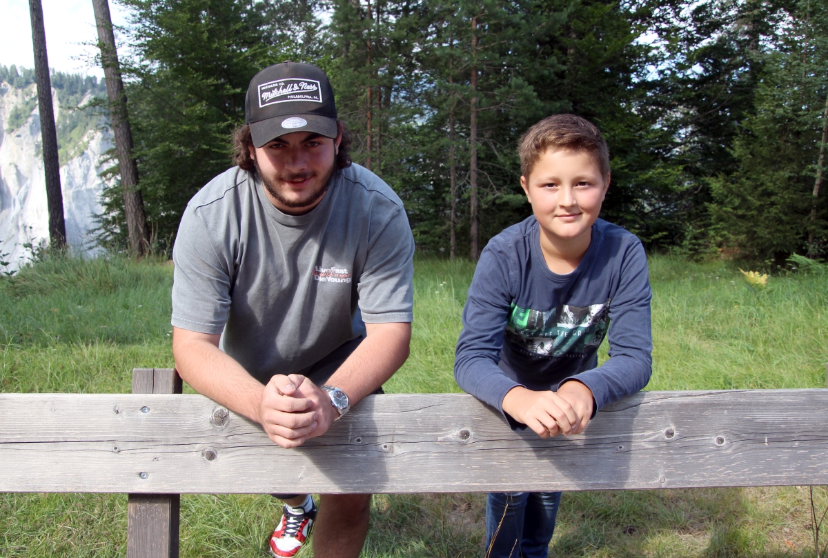 Am treffsichersten in Versam: Fabio Giger (links) und Livio Tscharner.