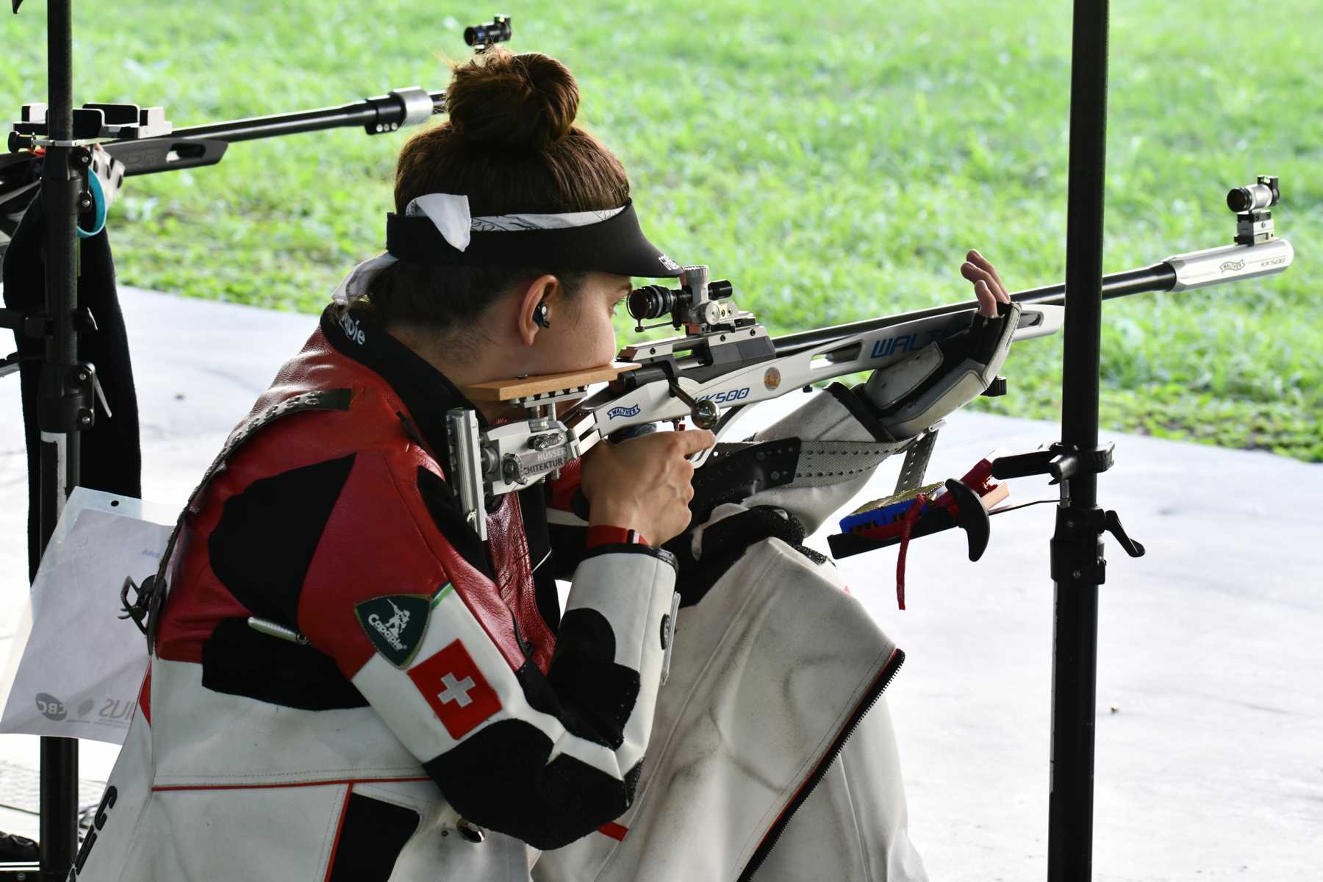 Chiara Leone kniend im Dreistellungswettkampf. (Foto: Jürgen Heise)