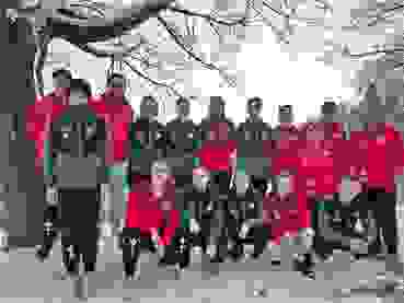 Alle zusammen.jpg Die Schweizer Juniorinnen und Junioren zusammen mit ihrer Trainerin und den Trainern.
