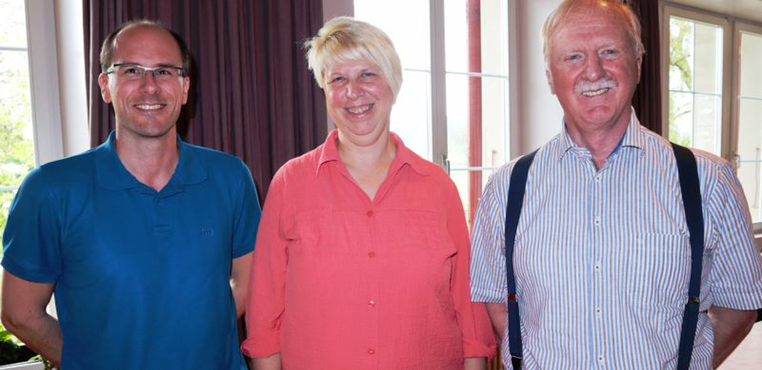 Der Vorstand im Amt ehrenvoll bestätigt: (vl) Marcel Schilliger (Sekretär), Rosmarie Sameli (Präsidentin), Peter Stalder (Finanzchef).