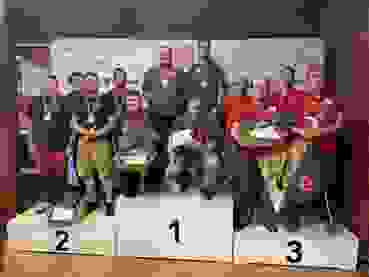 Podest Strahlende Sieger: Malters feiert Gold, Genf Arquebuse holt Silber, Niederweningen freut sich über Bronze.