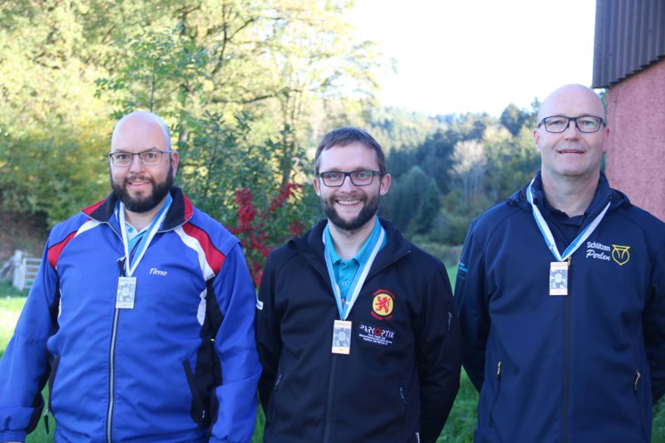 Sieger Gewehr Sportwaffen Aktive (vl.): Timo Studer (2.); Rolf Hodel (1.); Otmar Bieri (3.).