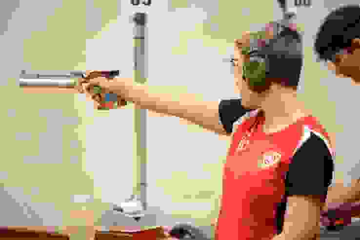 2018-03-03_SM_P10_Junioren_U10-U17_006.JPG Anna Bastian, hier an der Schweizermeisterschaft 10m in Bern, zog sich achtbar aus der Affäre.