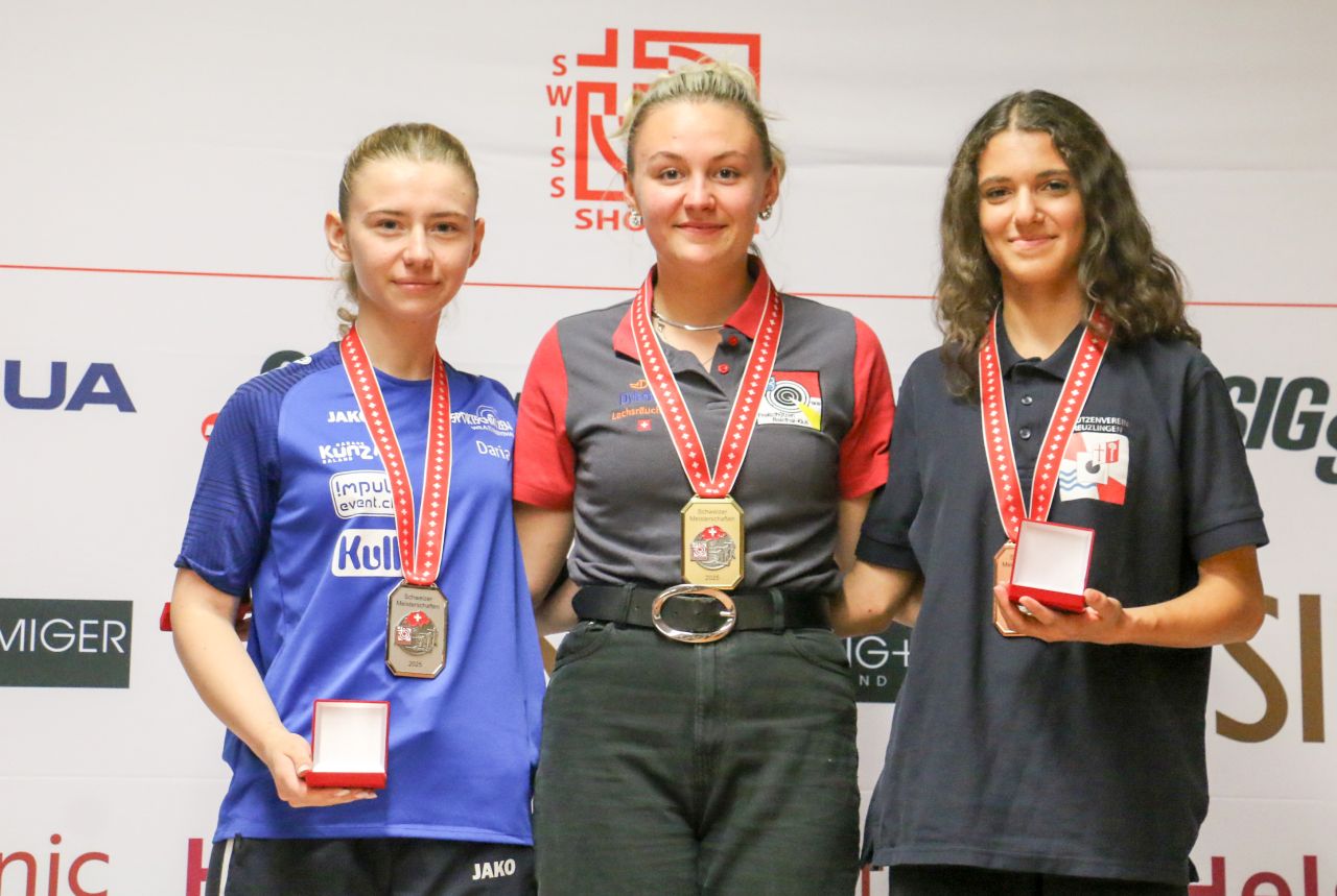 Siegerin Vivien Jäggi, flankiert von Daria Lazzarotto (links) und Chiara Marciello