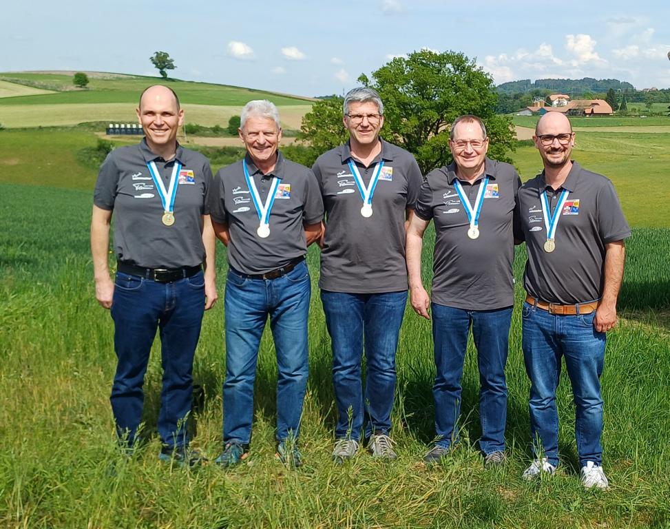 Sieger Feld A: Alterswil 3 (v.l.): : Thomas Vonlanthen, Roman Brügger, Markus Brügger, Manfred Ackermann, Fabian Brülhart