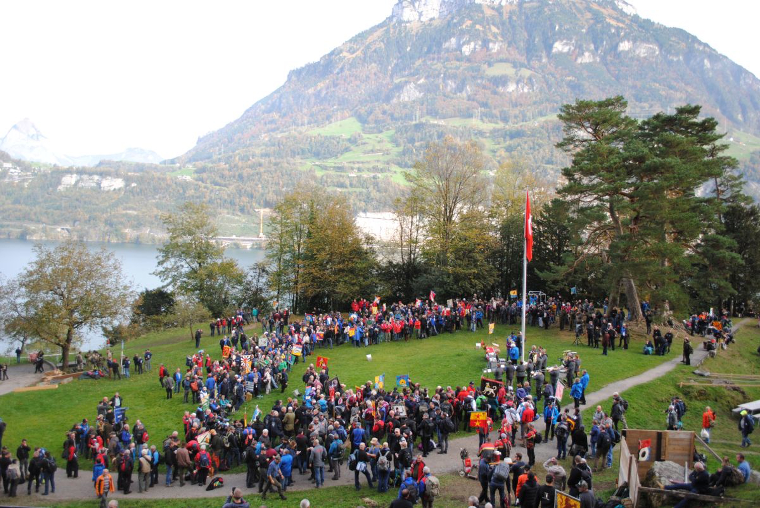 Am Ende des Tages treten die Schützinnen und Schützen traditionell zur Schützengemeinde zusammen, wie hier im Jahr 2024.