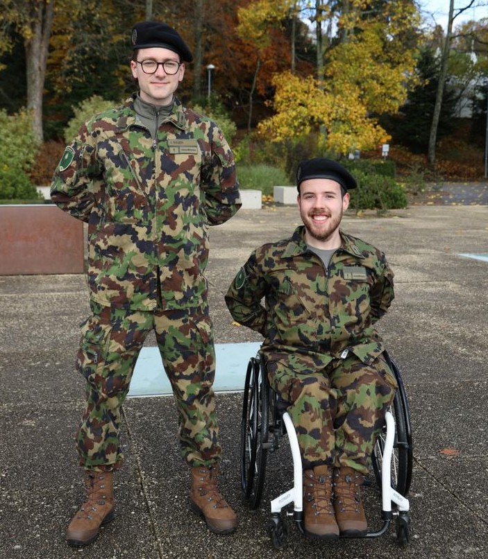 Jannis Bader (links) und Stefan Amacker während der Spitzensport-RS in Magglingen. 
© Spitzensportförderung der Armee 
