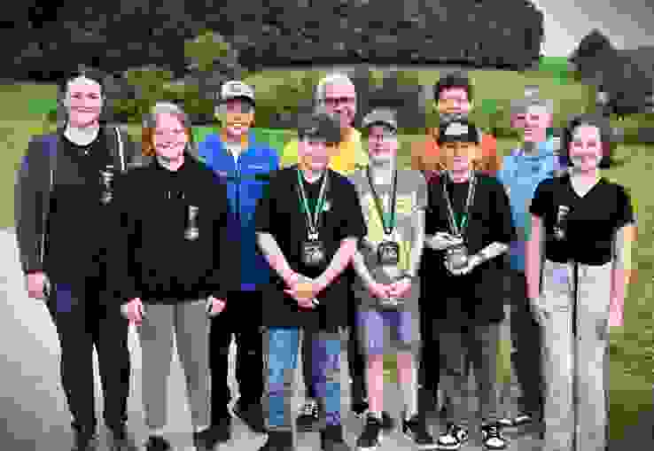 Rang 1 3 JJ Jugendliche (U15) Sieger Jugendliche U15 (v.l.): 2. Rang: Oberhallau; 1. Rang: Rüdlingen; 3. Rang: Wilchingen/Osterfingen.