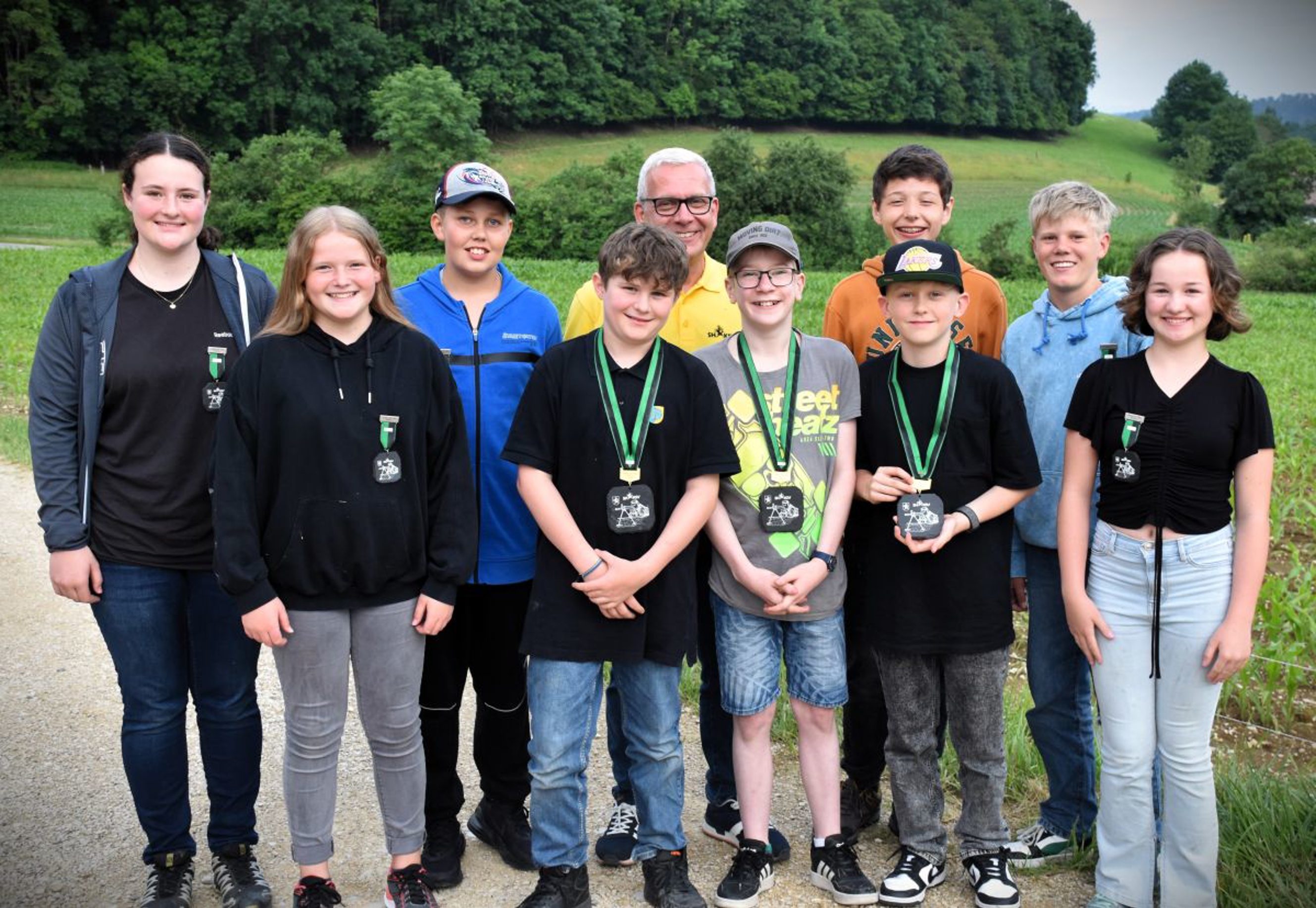Sieger Jugendliche U15 (v.l.): 2. Rang: Oberhallau; 1. Rang: Rüdlingen; 3. Rang: Wilchingen/Osterfingen.
