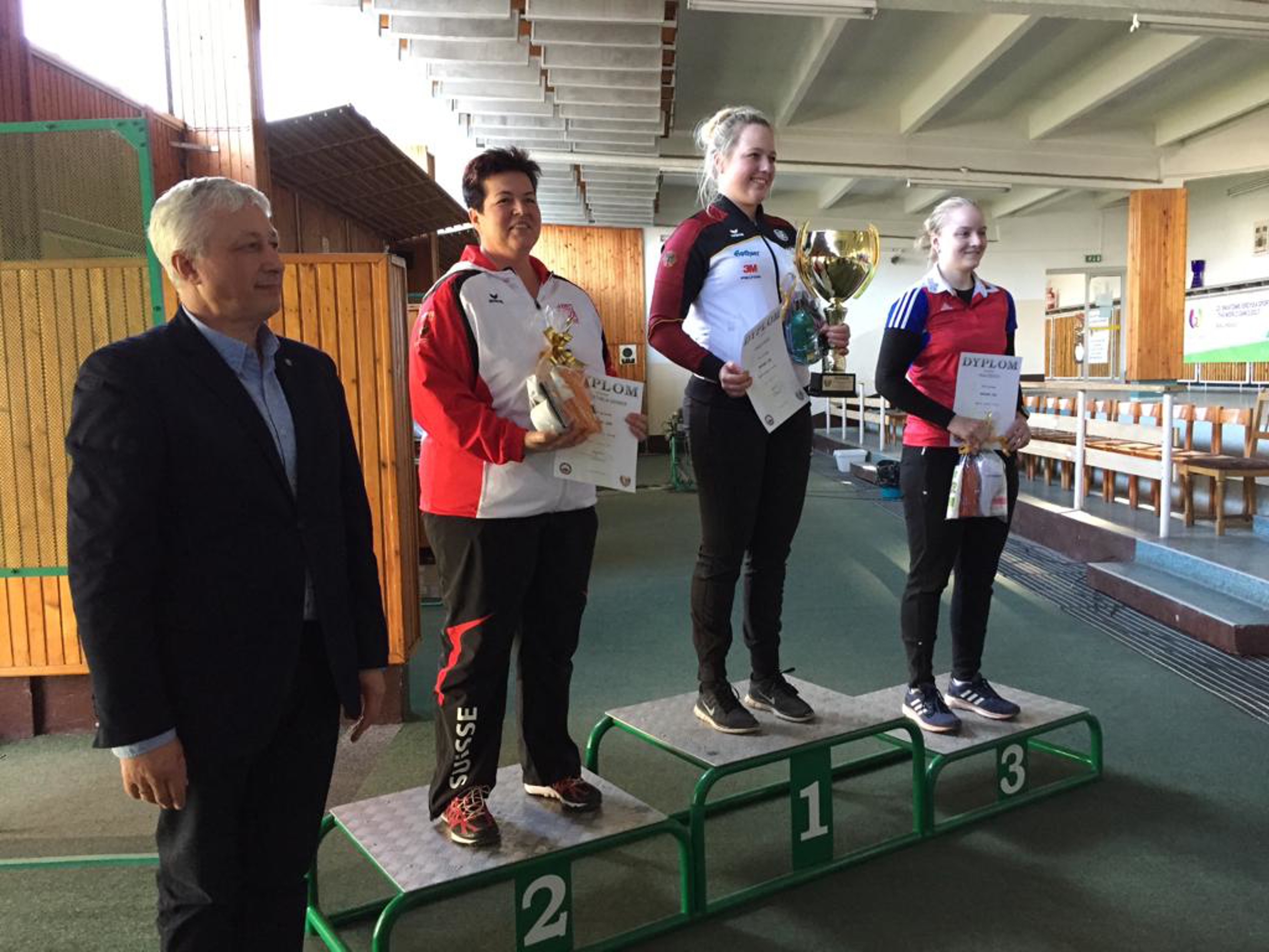 Heidi Diethelm Gerber gewinnt am ersten Wettkampf mit der Sportpistole am Spring Cup in Wroclaw die Silbermedaille.