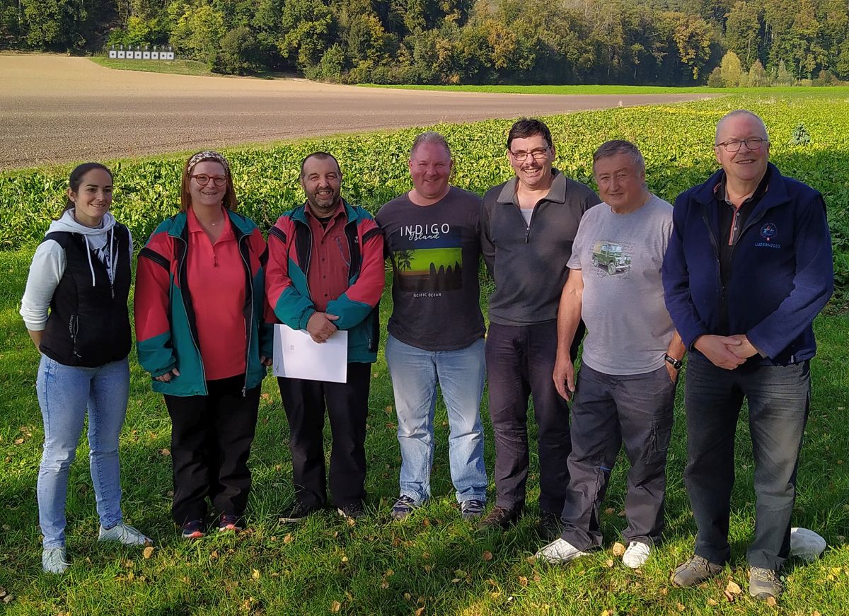 Die Schützen aus Hallau (v.l.n.r.) Melanie Solci, Sonja Haas, Godi Haas, Roger Schnetzler, Rolf Zollinger, Rüedi Jäger und Peter Gasser (auf dem Bild fehlt: Ralph Frey).