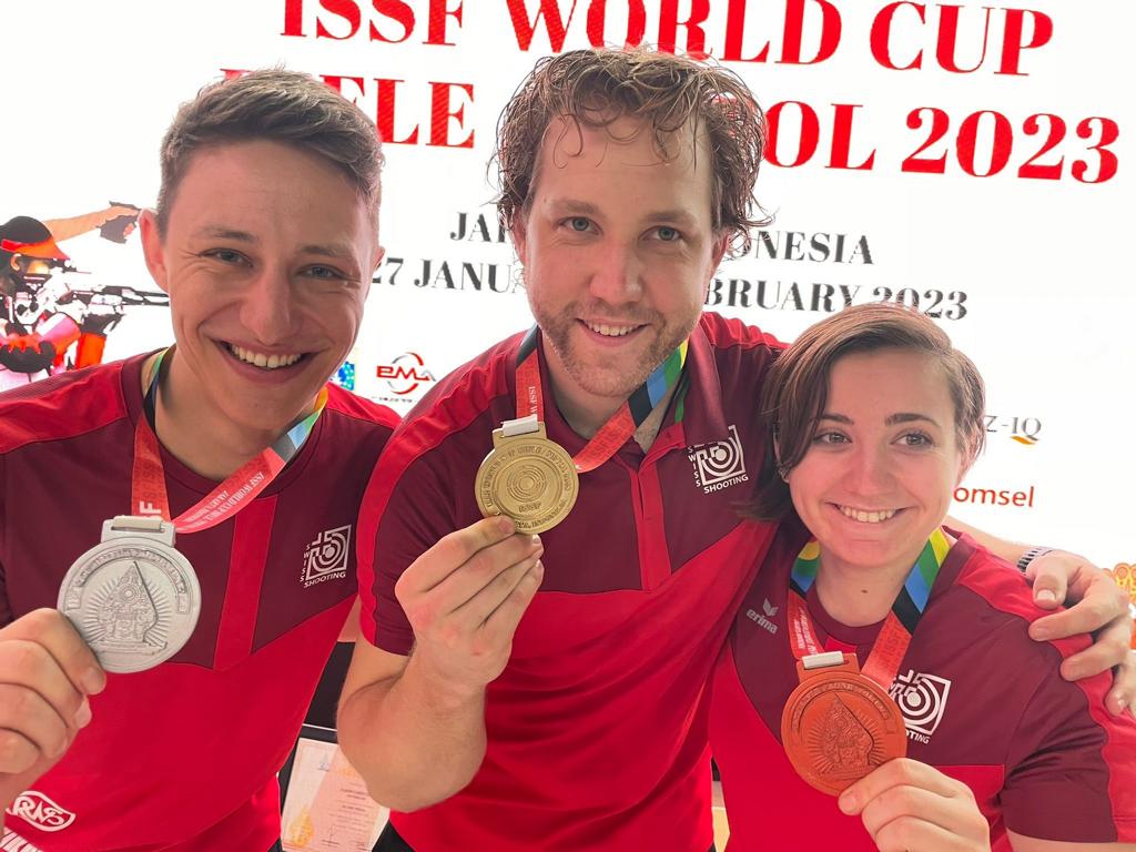 Freude herrscht: Silber, Gold und Bronze durch Christoph Dürr, Jan Lochbihler und Sarina Hitz (v.l.)