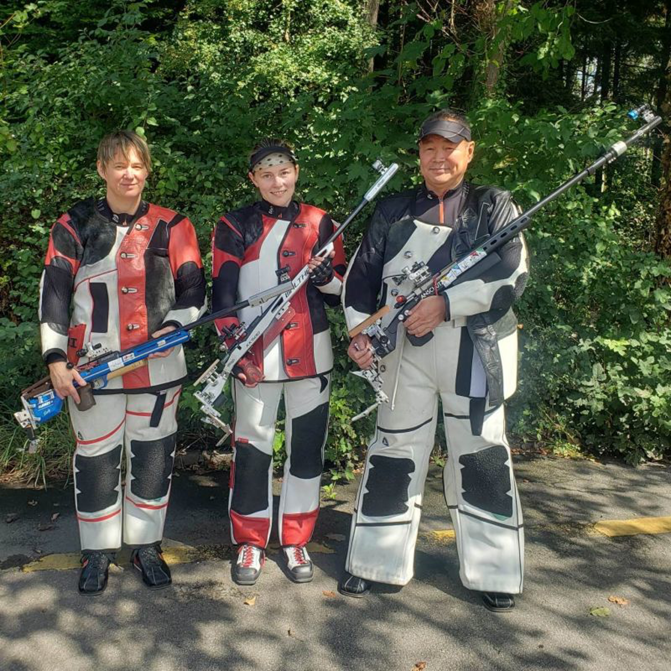 Dreistellungsmatch Elite (vlnr.): Silvia Guignard, Zürich (2.), Joëlle Baumgartner, Blausee-Mitholz (1.), Erdembileg Shajinbat, Adliswil (3.).