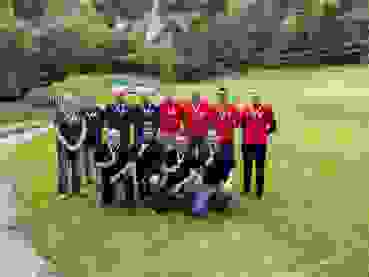 IMG_0248.jpg Les trois groupes médaillés avec devant Schmitten-Flamatt 1er (Ulrich Blatti, Grégory Emmenegger, Laurent Stritt, Dominik Brülhart) et derrière de gauche à droite Montagny-Cousset 3e (Evelyne Joye, Olivier Merçay, Jean-Pierre Codourey, Jean-Luc Bastian) et Bulle 2e (Lucas Jaquet, Jean-Jacques Mornod, Marc Carillo, Samuel Grangier).