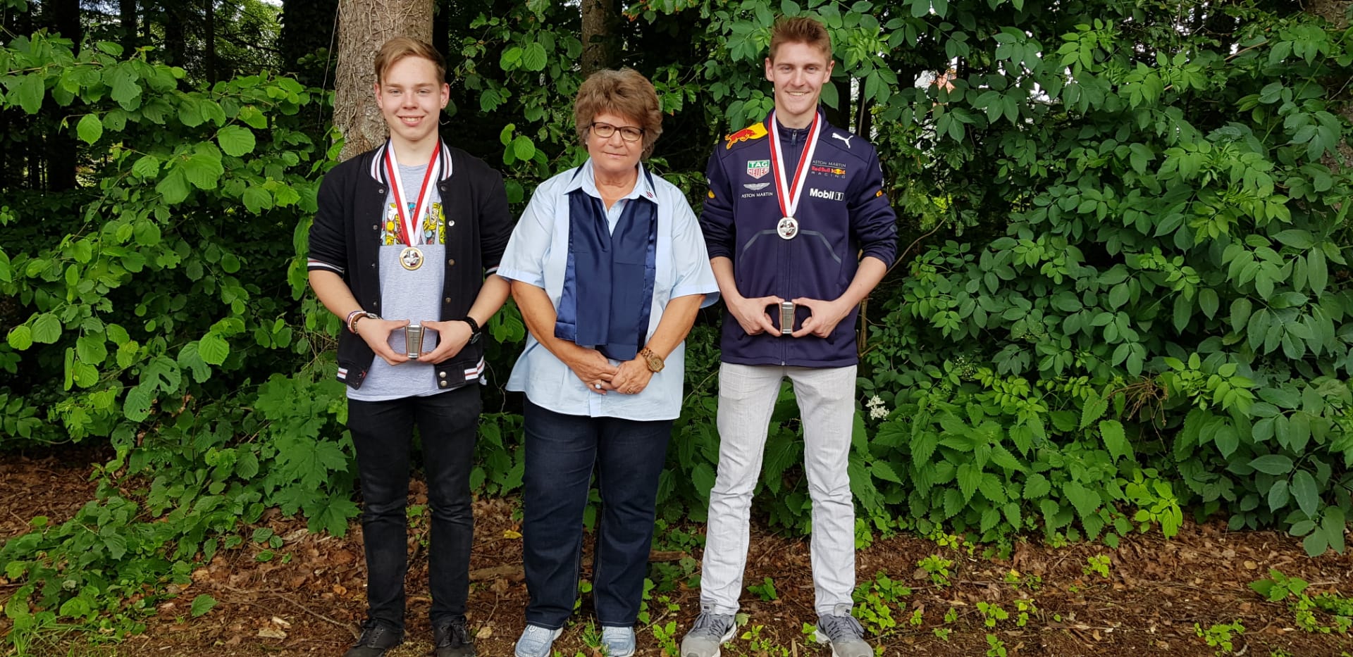 Tim Kaufmann, Jeannette Baumgartner (Gemeindepräsidentin Bolken und Vorstandsmitglied Schützenveteranen Wasseramt, die den Jungen jeweils die Zinnbecher spenden), Mark Mettler.