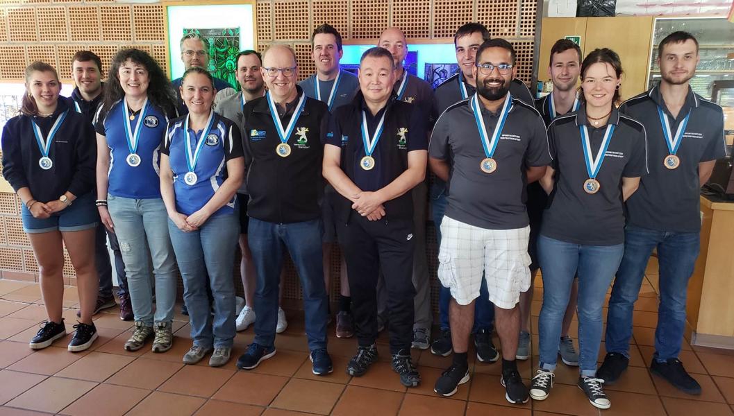 Podest Elite (v.l): Zürich-Neumünster (2.), Dielsdorf I (1.), Winterthur-Stadt (3.)