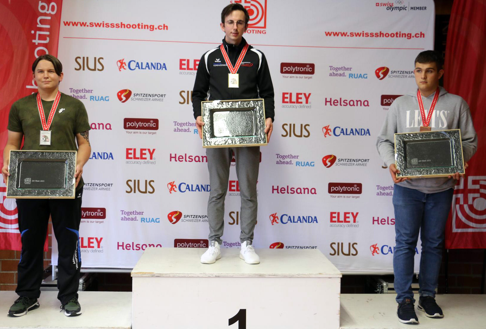 Sieger Sven Bachofner mit dem zweitplatzierten Geri Zoller (links) und Sacha Chenikov auf Rang 3