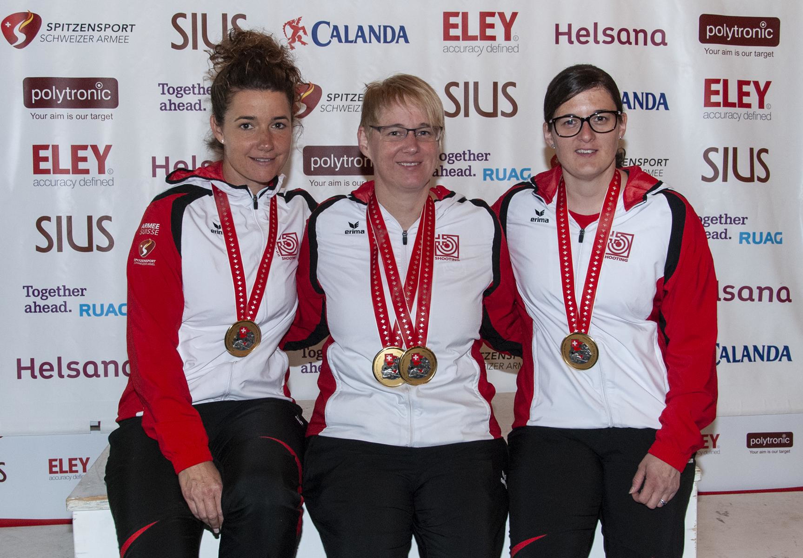Erfolgreiches Frauen-Trio: Gold für Silvia Guignard (Mitte) in der Einzelwertung und Gold für das Team mit Guignard, Andrea Brühlmann (links) und Marina Schnider.