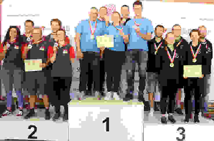 Podest Final SGM G50m Elite 2022.jpg Das siegreiche Gossau, flankiert von Klus Balsthal auf Rang 2 und Büren-Oberdorf als Dritte.
