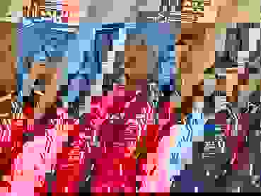 Ec Samstag2 Jennifer Kocher und Sarina Hitz gewinnen in der Dreistellung der Frauen Gold und Silber. Dritte wird Agathe Girard aus Frankreich.