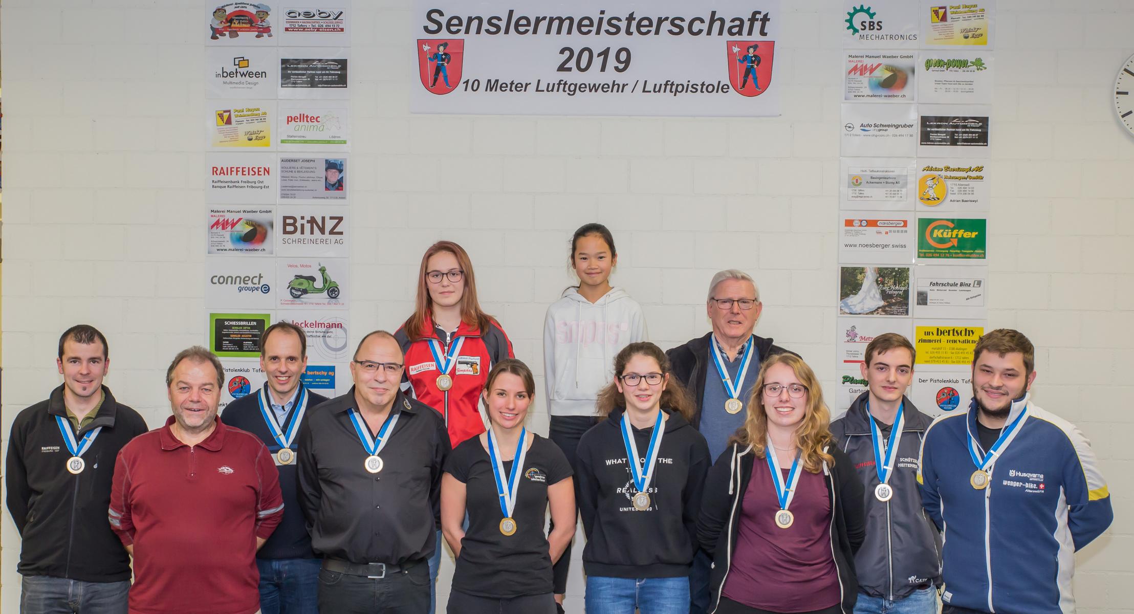 Obere Reihe (v.l.): Wälti Esther, Nguyen Minh-Tâm, Fasel Roland
Unten (v.l.): Poffet Marco, Kaeser Bruno, Cotting Patrick, Blatti Ueli, Rumo Laura, Sturny Tina, Waeber Jessica, Zumofen Cyrill, Emmenegger Gregory