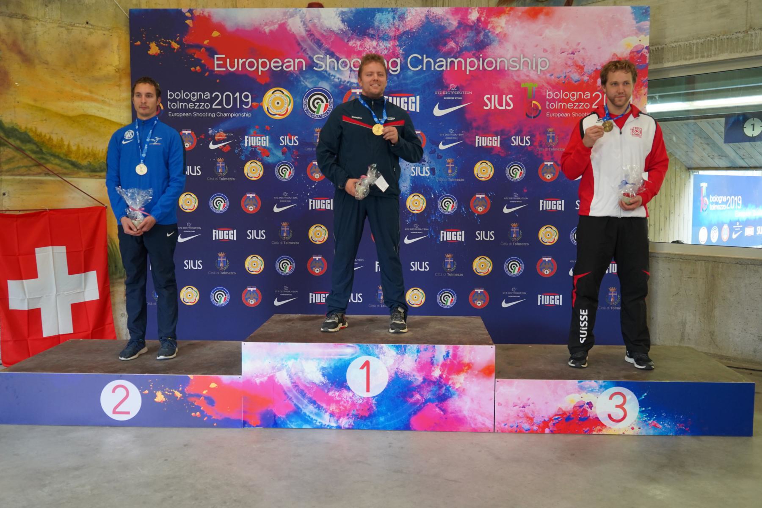Bronze für Jan Lochbihler (rechts) im Liegendmatch Gewehr 300m hinter Remi Moreno Flores (FRA, links) und Europameister Simon Claussen (NOR).
(Bild: Alain Guignard)