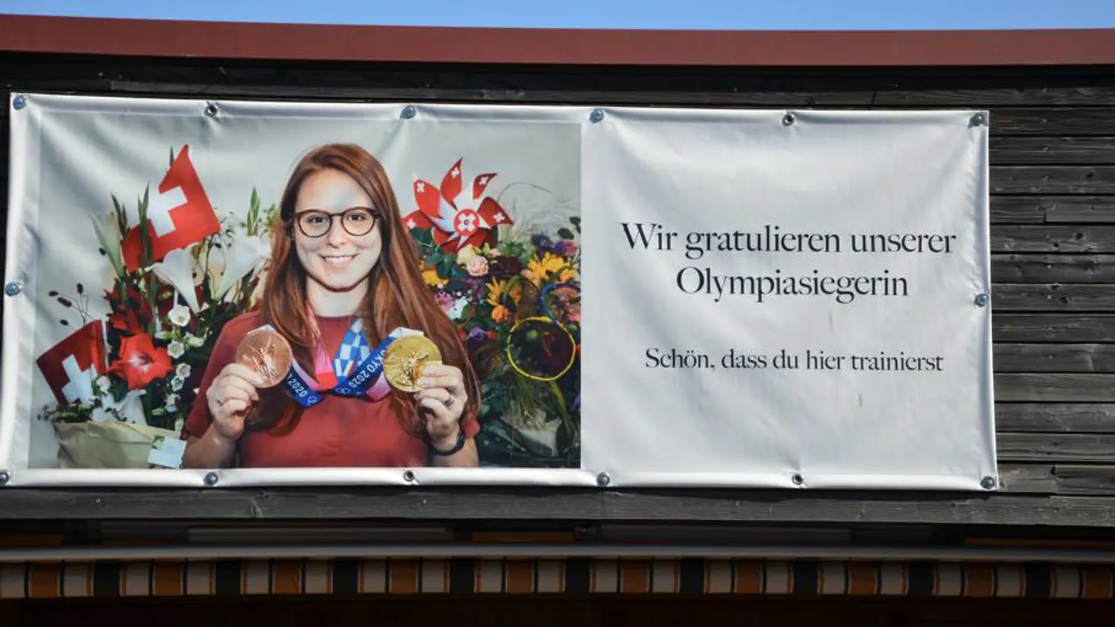 Nina schaut zu