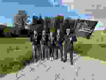 K1024 Vlnr. Gregory Emmenegger, Ueli Blatti, Daniela Röthlisberger, Laurent Stritt Und Fähnrich Markus Sturny Siegerfoto Schmitten-Flamatt I (v.l.) Gregory Emmenegger, Ueli Blatti, Daniela Röthlisberger, Laurent Stritt und Fähnrich Markus Sturny