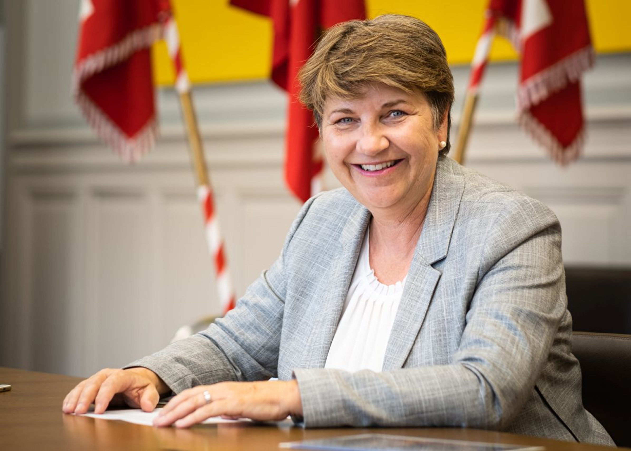 Bundesrätin Viola Amherd, Chefin VBS, in ihrem Büro in Bern. Bild: fotozug.ch