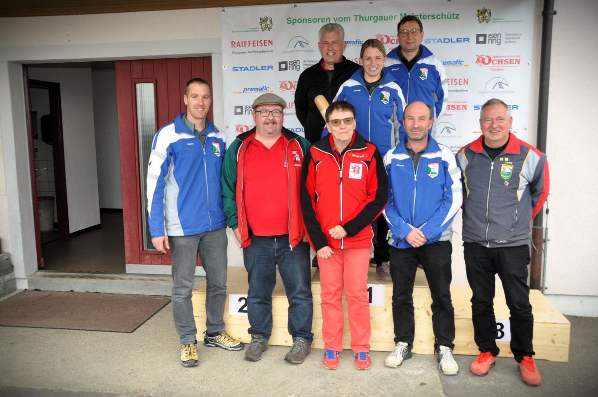 P 25 (v.l.): M. Berner, S. Tuchschmid, R. Krucker, F. Tuchschmid, Th. Schneeberger, E. Spöhl, A. Hug und P. Koller.